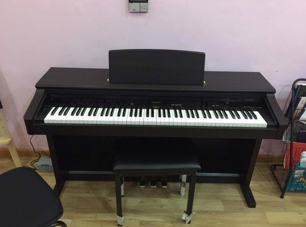 Roland KR 4500