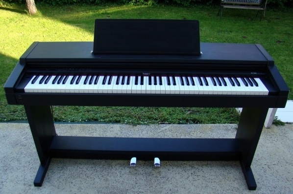 Roland HP 1700