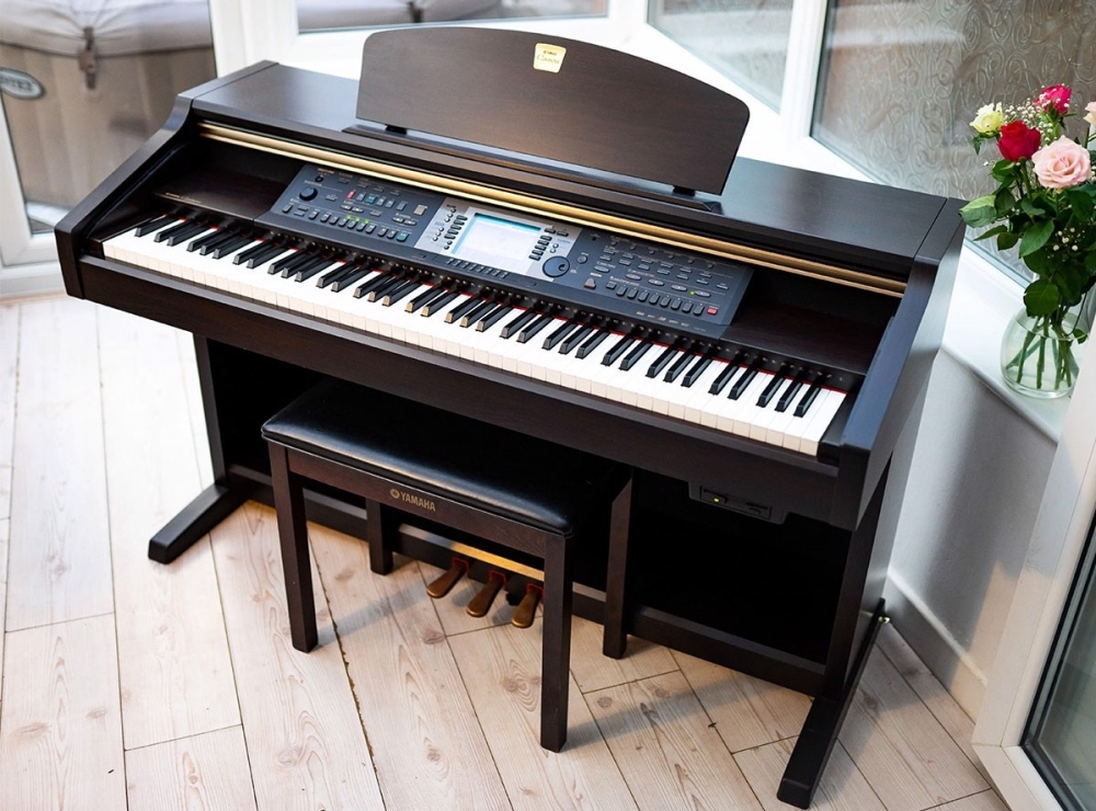 Yamaha CVP 204