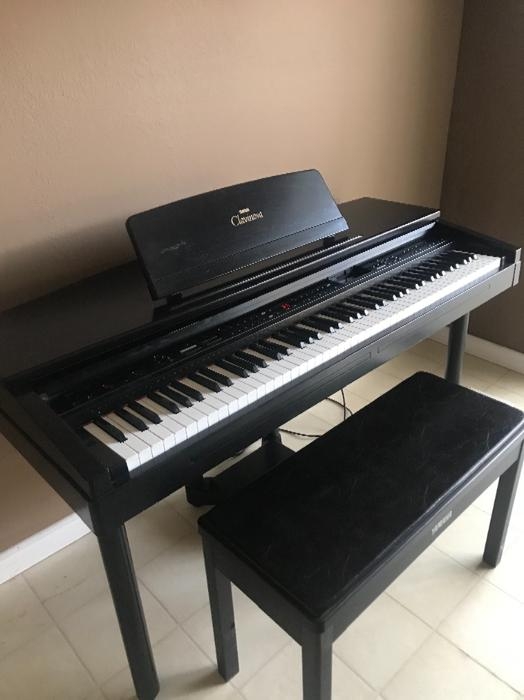 Yamaha CVP 75