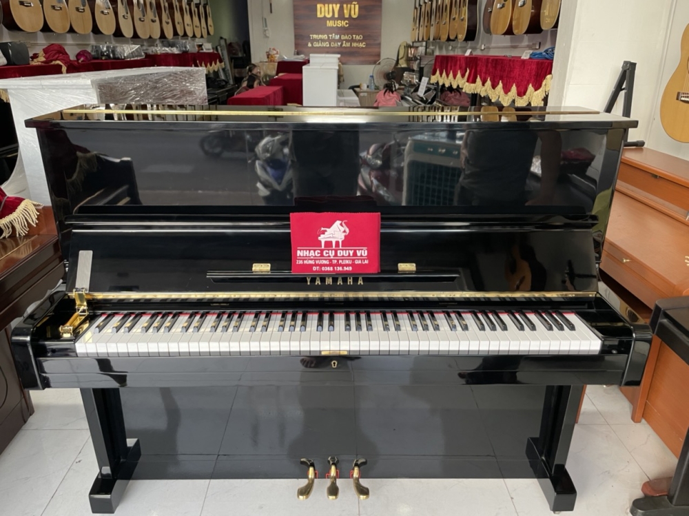 Yamaha U1F