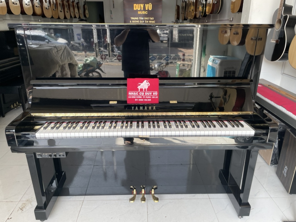 Yamaha U3F